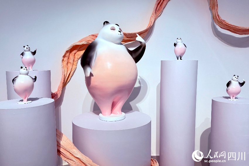 Potret : Seni Bertema Panda Raksasa Chengdu-Image-6