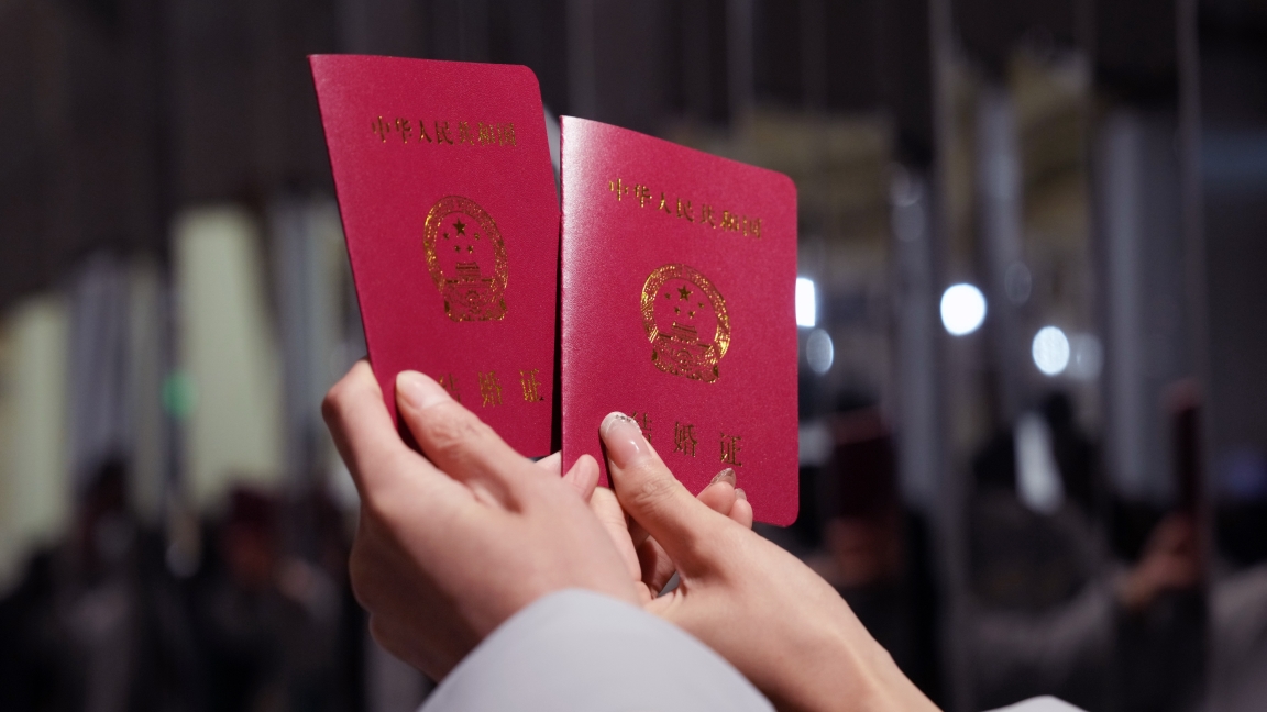 Pendaftaran Pernikahan di China Menurun Akibat Perubahan Demografi dan Persepsi-Image-1 Pendaftaran Pernikahan di China Menurun Akibat Perubahan Demografi dan Persepsi-Image-1
