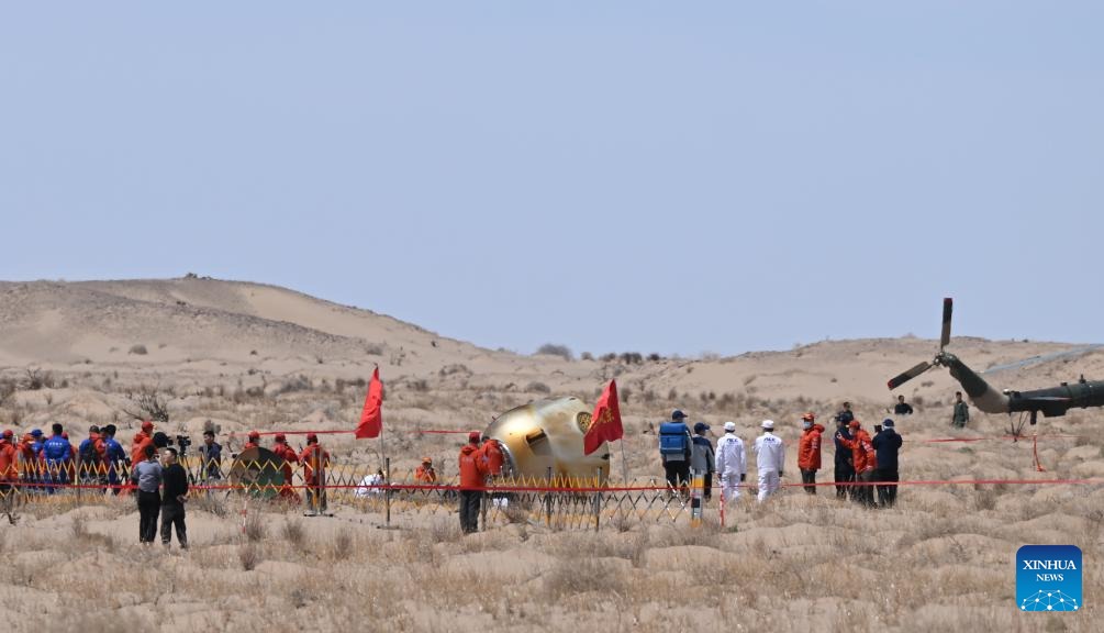 Potret : Pendaratan Kapsul Shenzhou-19 Berlangsung Mulus-Image-1 Potret : Pendaratan Kapsul Shenzhou-19 Berlangsung Mulus-Image-1