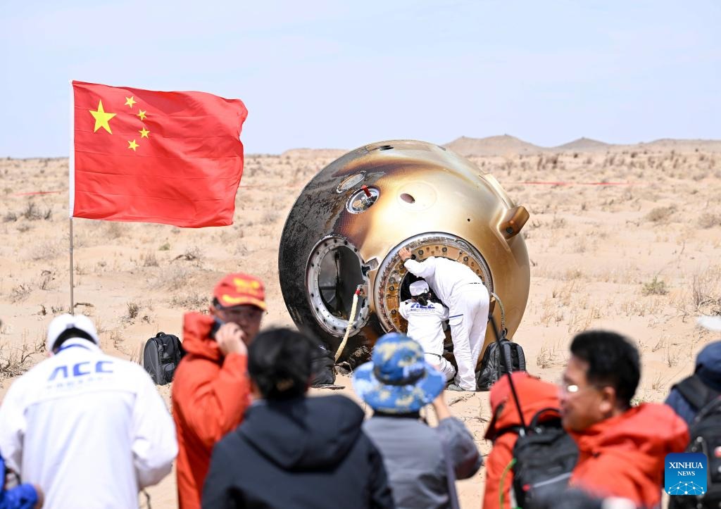 Potret : Pendaratan Kapsul Shenzhou-19 Berlangsung Mulus-Image-4 Potret : Pendaratan Kapsul Shenzhou-19 Berlangsung Mulus-Image-4
