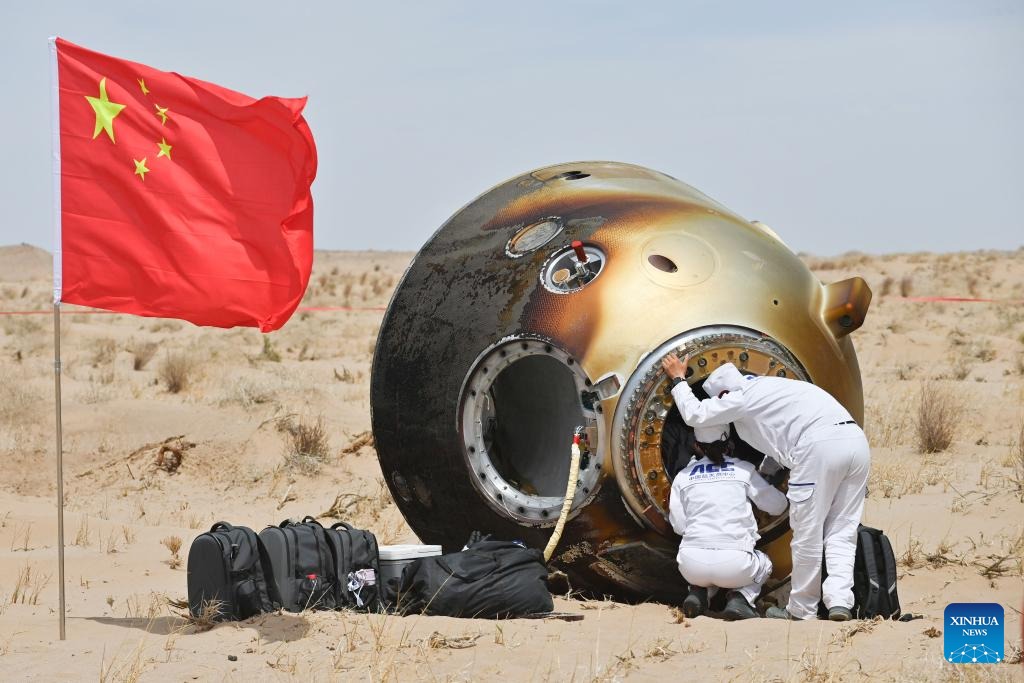 Potret : Pendaratan Kapsul Shenzhou-19 Berlangsung Mulus-Image-5 Potret : Pendaratan Kapsul Shenzhou-19 Berlangsung Mulus-Image-5