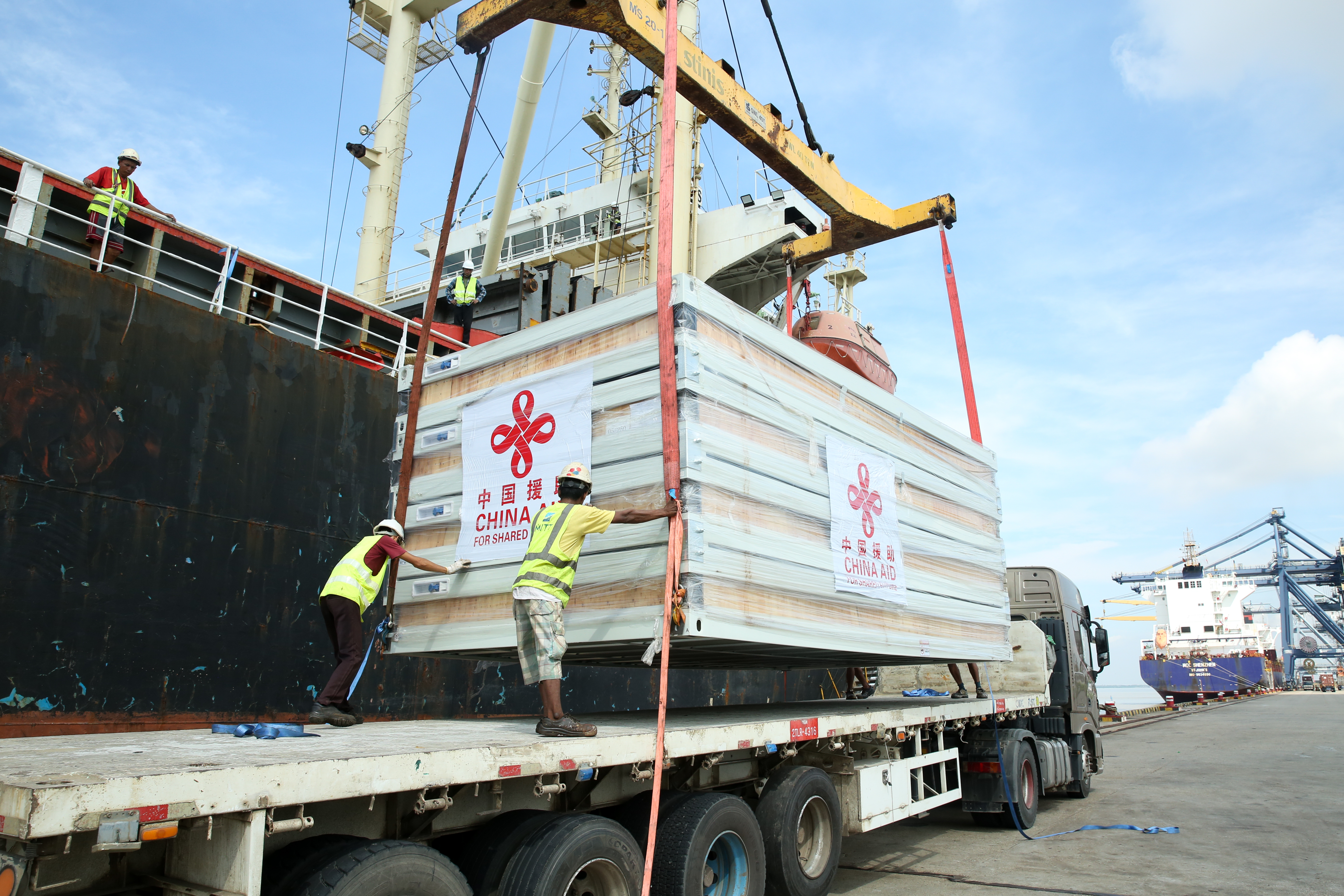China Serahkan Batch ke-11 Pasokan Bantuan Kemanusiaan Darurat ke Myanmar -Image-2