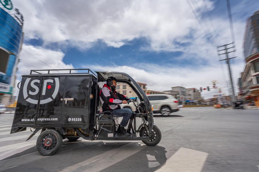 Wujud Dedikasi Luar Biasa, Kurir di Dataran Tinggi China Antar 200.000 Paket Tanpa Keluhan Pelanggan-Image-3
