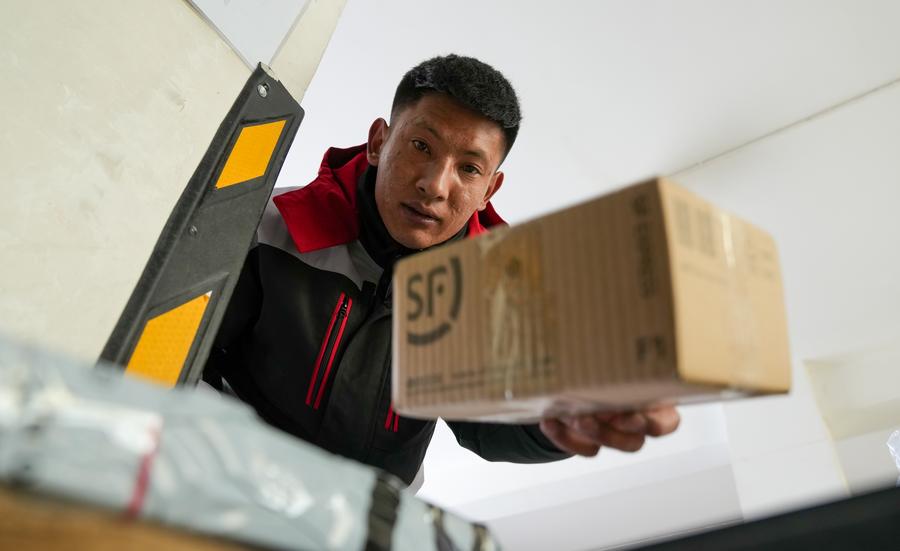 Wujud Dedikasi Luar Biasa, Kurir di Dataran Tinggi China Antar 200.000 Paket Tanpa Keluhan Pelanggan-Image-7