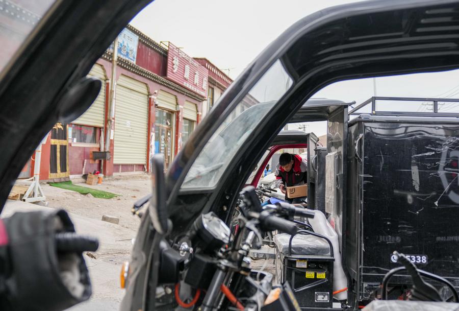 Wujud Dedikasi Luar Biasa, Kurir di Dataran Tinggi China Antar 200.000 Paket Tanpa Keluhan Pelanggan-Image-8