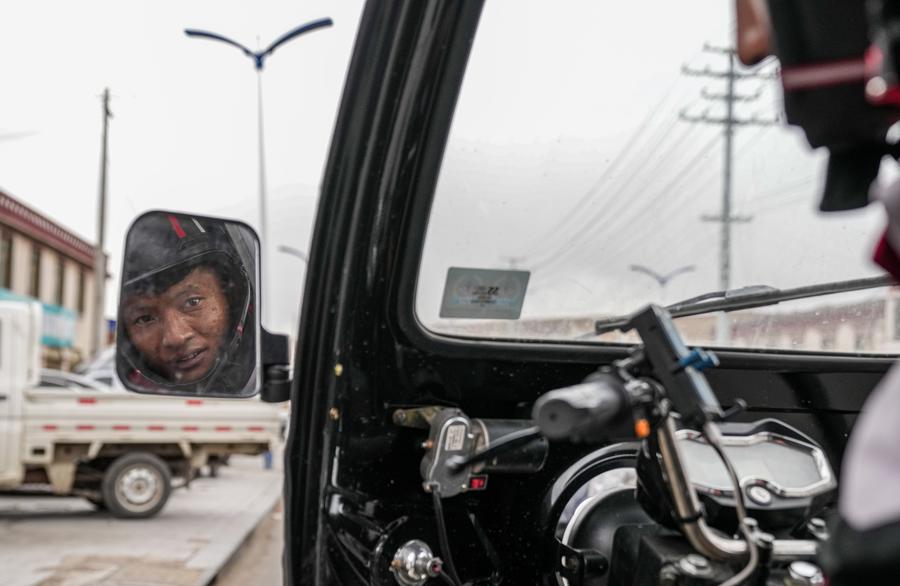 Wujud Dedikasi Luar Biasa, Kurir di Dataran Tinggi China Antar 200.000 Paket Tanpa Keluhan Pelanggan-Image-9