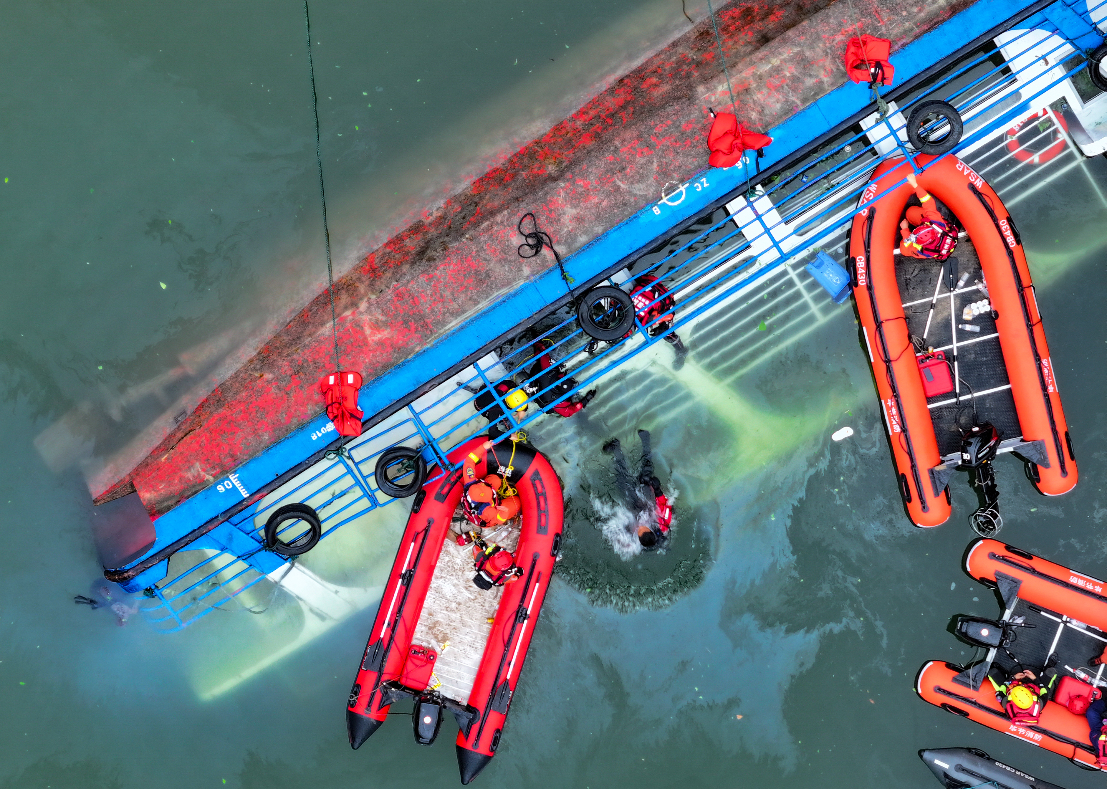 9 Orang Tewas, 1 Hilang dalam Kecelakaan Perahu Terbalik di China Barat Daya-Image-4