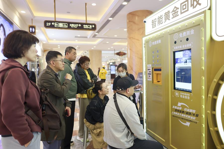 Melihat Debut Toko Emas Pintar di Shanghai, China-Image-5 Melihat Debut Toko Emas Pintar di Shanghai, China-Image-5