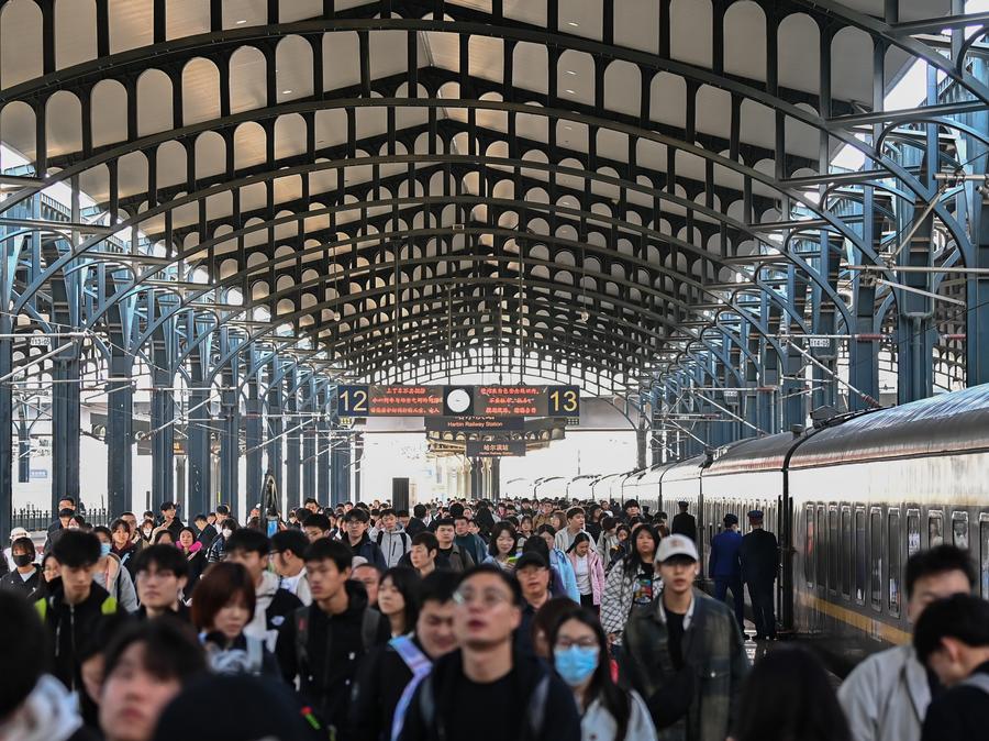 Menengok Puncak Arus Balik di Seantero China pada Hari Terakhir Libur Hari Buruh-Image-6 Menengok Puncak Arus Balik di Seantero China pada Hari Terakhir Libur Hari Buruh-Image-6
