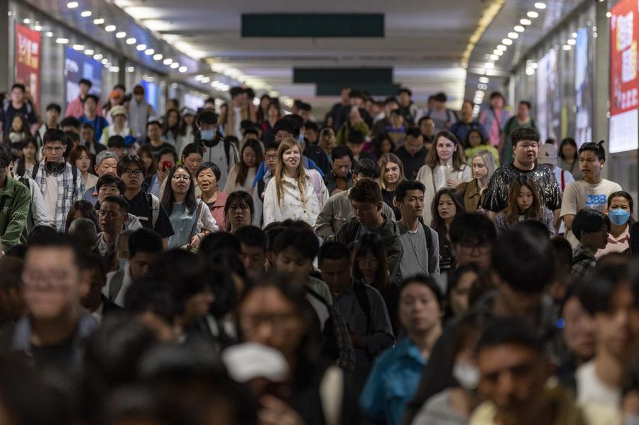 Menengok Puncak Arus Balik di Seantero China pada Hari Terakhir Libur Hari Buruh-Image-8 Menengok Puncak Arus Balik di Seantero China pada Hari Terakhir Libur Hari Buruh-Image-8