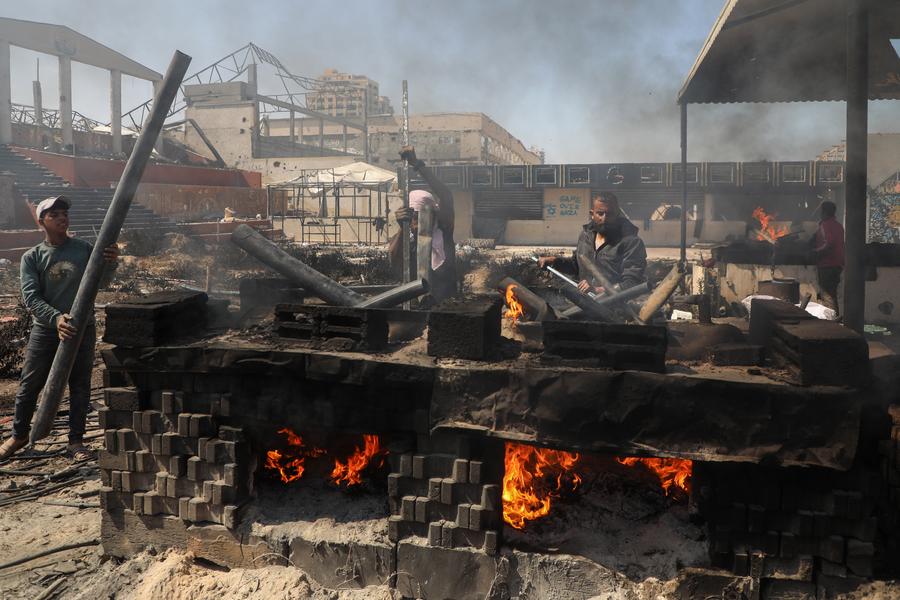 Warga Gaza Ubah Sampah Plastik Jadi Bahan Bakar di Tengah Blokade Israel-Image-4