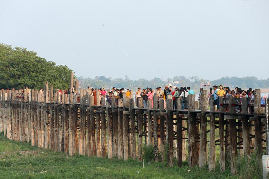 Album Asia: Menengok Sekilas Kehidupan di Mandalay, Myanmar-Image-3 Album Asia: Menengok Sekilas Kehidupan di Mandalay, Myanmar-Image-3