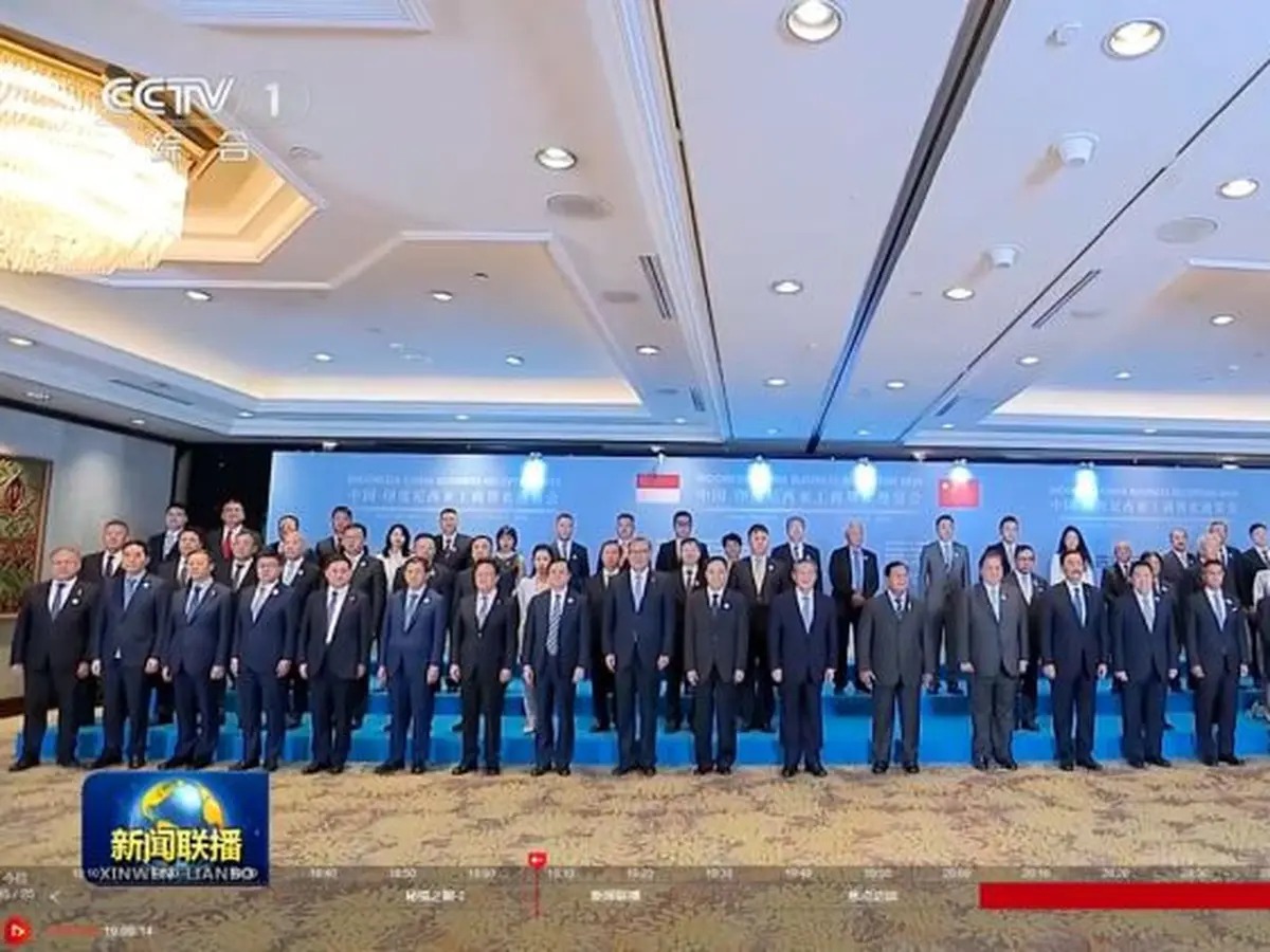 Presiden Prabowo dan PM Li Qiang Kuatkan Kemitraan Strategis Indonesia - Tiongkok di Forum Bisnis 2025-Image-1
