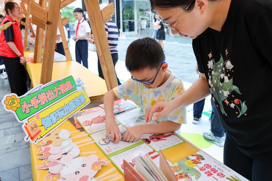 Mengintip Suasana Perayaan Hari Anak Internasional di China-Image-7