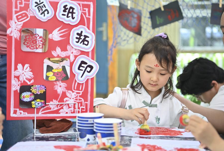Mengintip Suasana Perayaan Hari Anak Internasional di China-Image-8