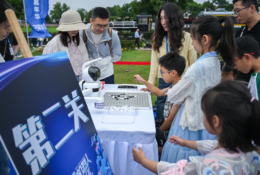 Karnaval Robot di China Suguhkan Kehidupan yang Didukung Teknologi Canggih-Image-1