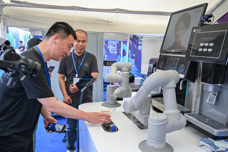 Karnaval Robot di China Suguhkan Kehidupan yang Didukung Teknologi Canggih-Image-9
