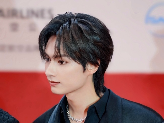 Jun Seventeen Tampil Menawan di Festival Film Internasional Shanghai-Image-1