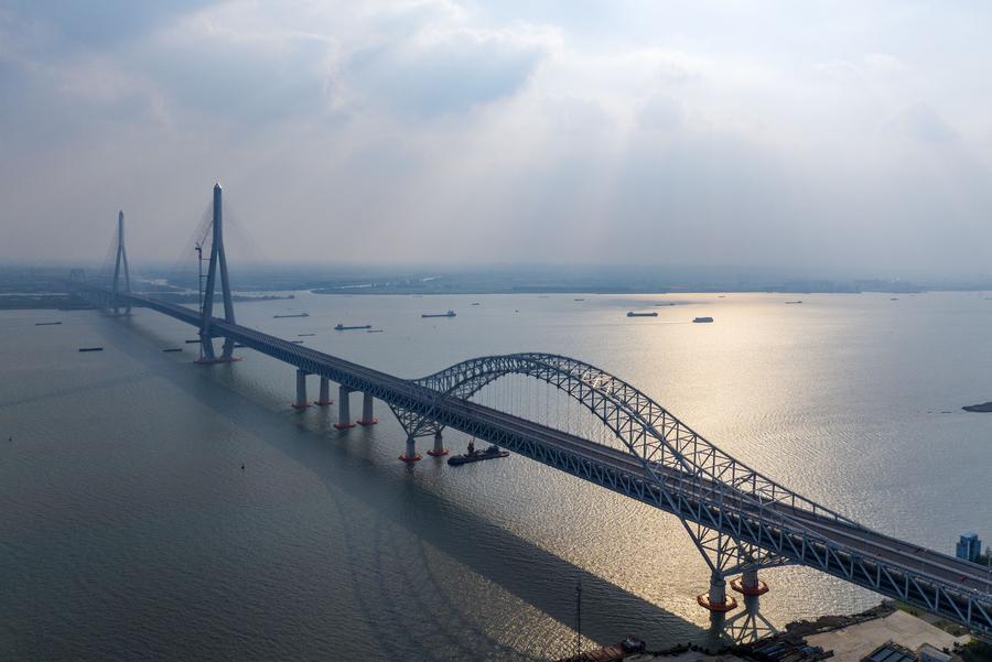 Sebelum Buka Untuk Umum, Jembatan Kabel Terpanjang di Dunia Jalani Uji Beban-Image-1