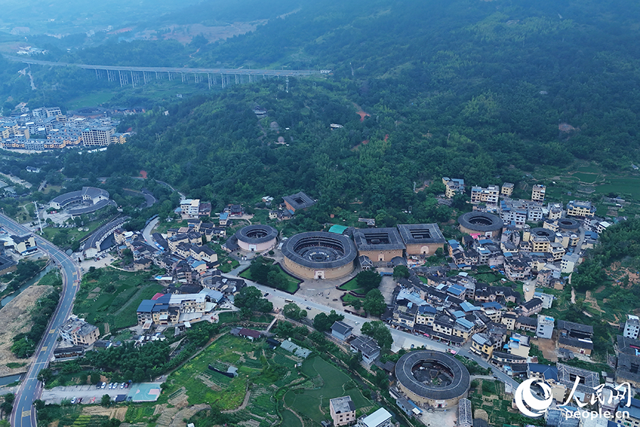 Potret : Artistik Tulou di Fujian, China-Image-3 Potret : Artistik Tulou di Fujian, China-Image-3