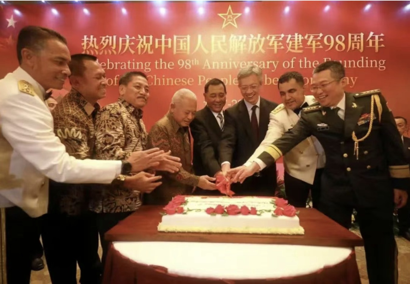 Dubes China Gelar Resepsi Peringatan HUT ke-98 Berdirinya Tentara Pembebasan Rakyat-Image-1