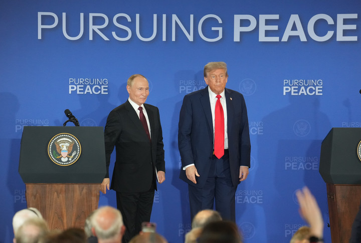 Trump dan Putin Gelar Konferensi Pers Usai Adakan &hellip;