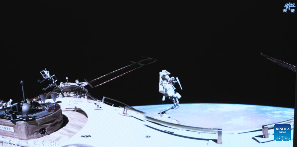 Astronot Shenzhou-20 Selesaikan Rangkaian Ketiga Aktivitas Ekstravehicular-Image-1