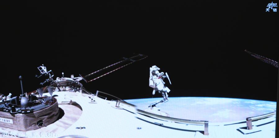 Pakaian Astronaut Feitian Generasi Kedua Dukung 20 Kali Spacewalk di Stasiun Luar Angkasa China-Image-1