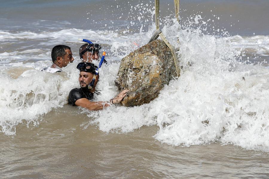 Potret Timur Tengah: Mesir Temukan Kembali Temuan Arkeologis yang Tenggelam di Laut Mediterania-Image-6