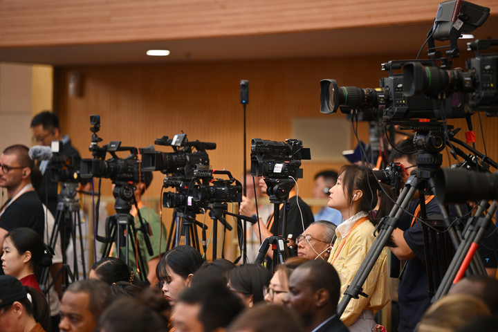 Menilik Suasana Konferensi Pers Pertama Persiapan Perayaan V-Day China-Image-2