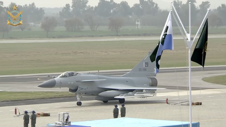 Indonesia Evaluasi Akuisisi 42 Jet Tempur J-10C China Siap Genjot Strategi Pertahanan “Perisai Trisula Nusantara”-Image-3 Indonesia Evaluasi Akuisisi 42 Jet Tempur J-10C China Siap Genjot Strategi Pertahanan “Perisai Trisula Nusantara”-Image-3