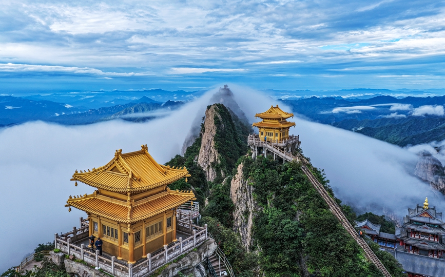 POTRET: Pemandangan Gunung Laojun Setelah Hujan di Henan-Image-6