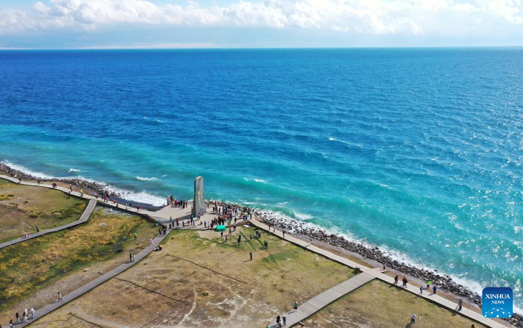 Potret: Pemandangan Danau Sayram di Xinjiang, Tiongkok-Image-7