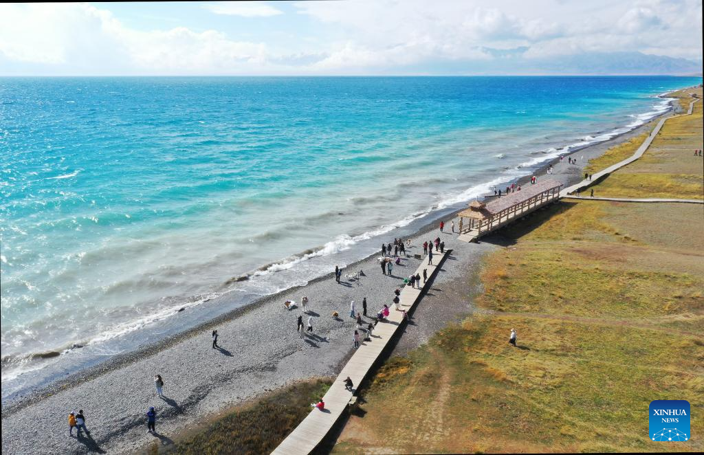 Potret: Pemandangan Danau Sayram di Xinjiang, Tiongkok-Image-6