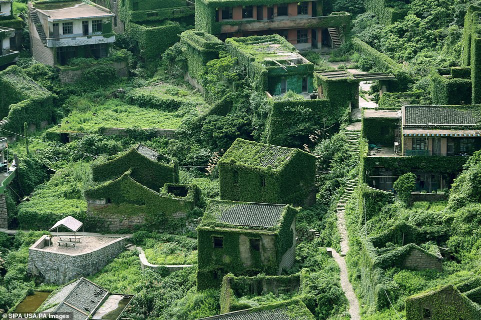 Houtouwan, Desa yang Hilang, Simbol Pergeseran Zaman dan Perlawanan Alam-Image-1 Houtouwan, Desa yang Hilang, Simbol Pergeseran Zaman dan Perlawanan Alam-Image-1