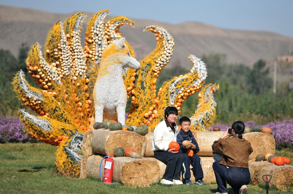 Gelaran Pameran Seni Labu Menarik Pengunjung Ke Urumqi-Image-1 Gelaran Pameran Seni Labu Menarik Pengunjung Ke Urumqi-Image-1