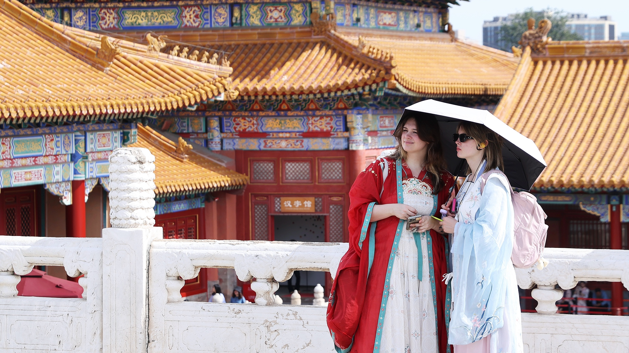 Tiongkok Catat Lonjakan Wisatawan Mancanegara saat Libur Nasional & Festival Pertengahan Musim Gugur-Image-1