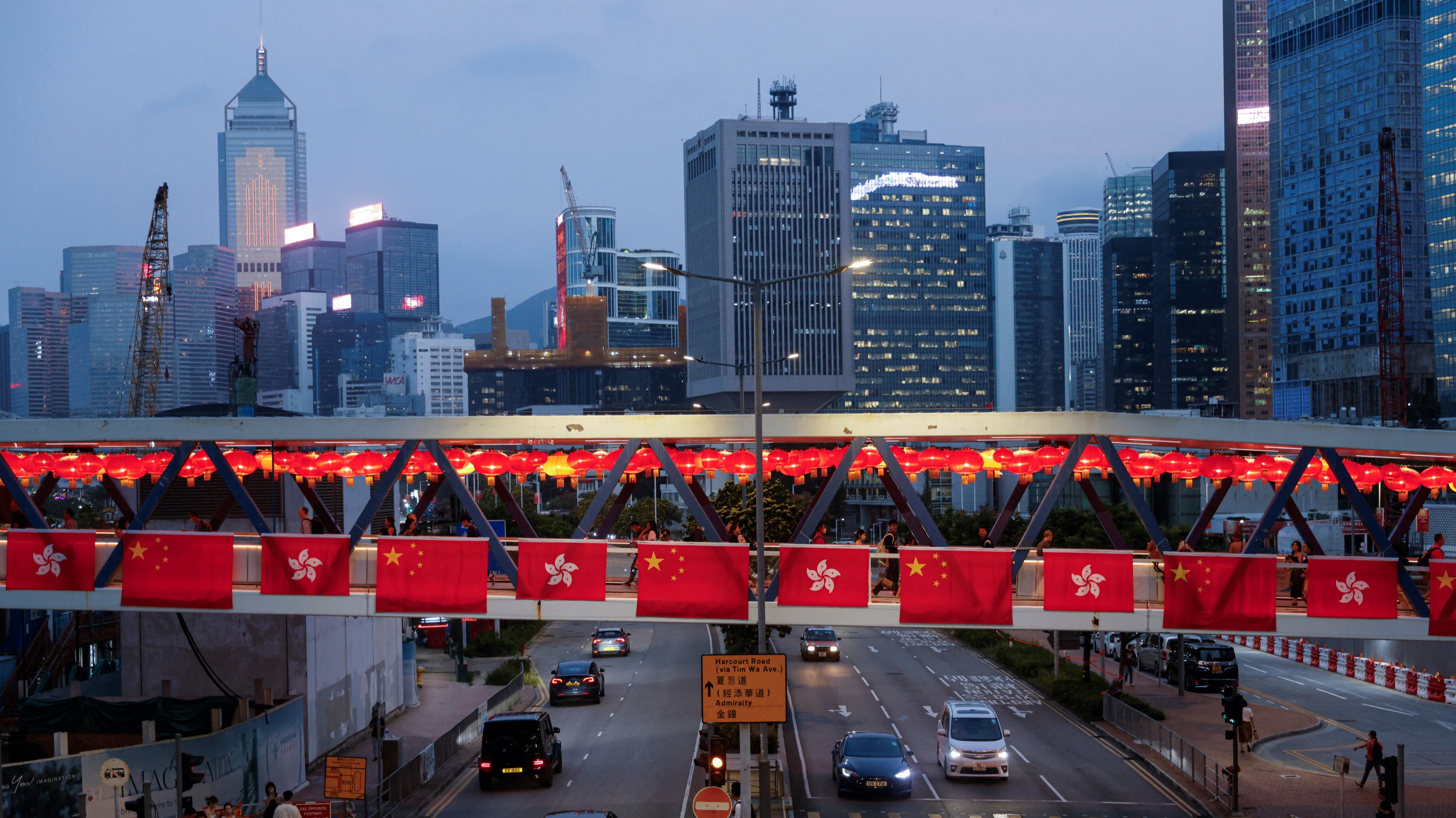 Hong Kong Tetap Kokoh di Posisi Keempat Dunia sebagai Pusat Pertukaran Mata Uang Asing-Image-1