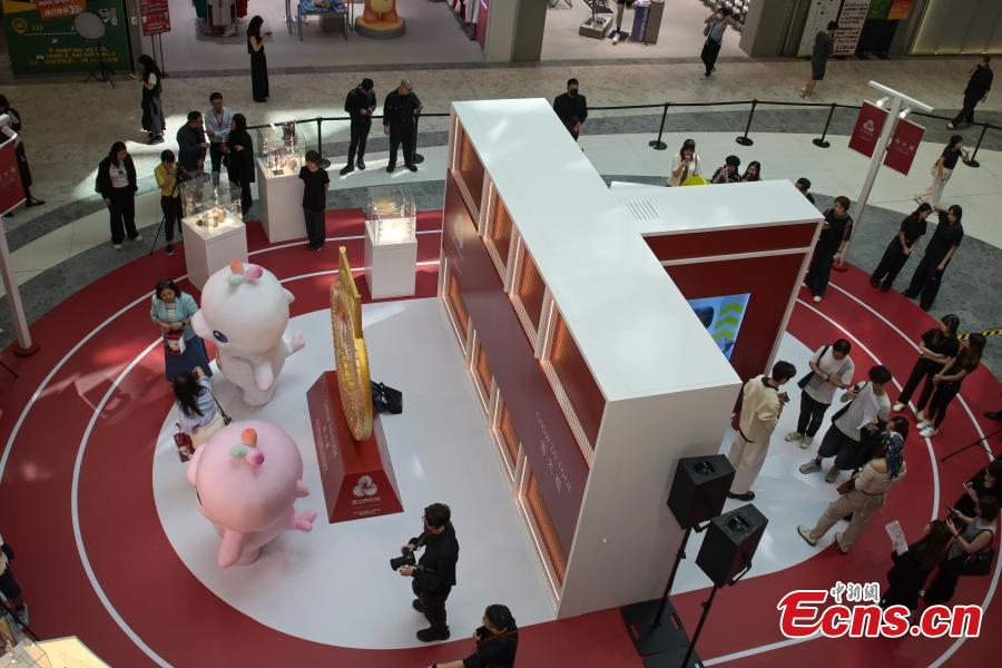 Potret : Hong Kong Jadi Saksi Peresmian Medali PON Tiongkok ke-15-Image-5 Potret : Hong Kong Jadi Saksi Peresmian Medali PON Tiongkok ke-15-Image-5