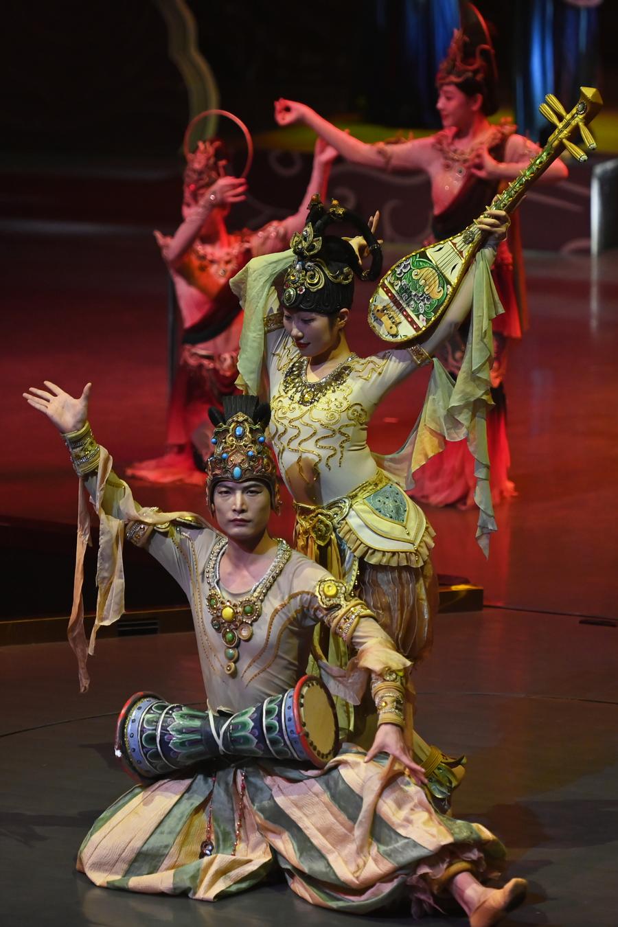 Mengintip Pentas Drama Imersif Bertajuk Mengintip Pentas Drama Imersif Bertajuk