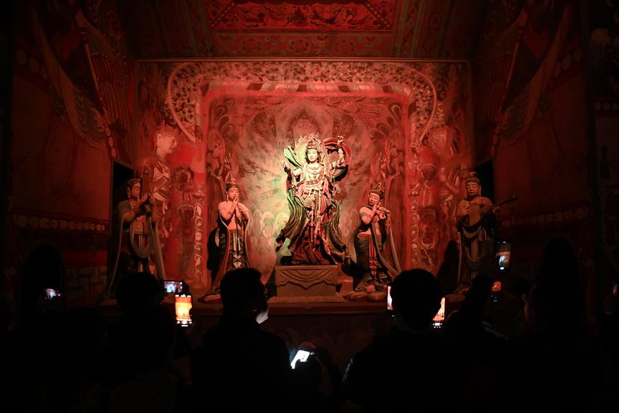 Mengintip Pentas Drama Imersif Bertajuk Mengintip Pentas Drama Imersif Bertajuk