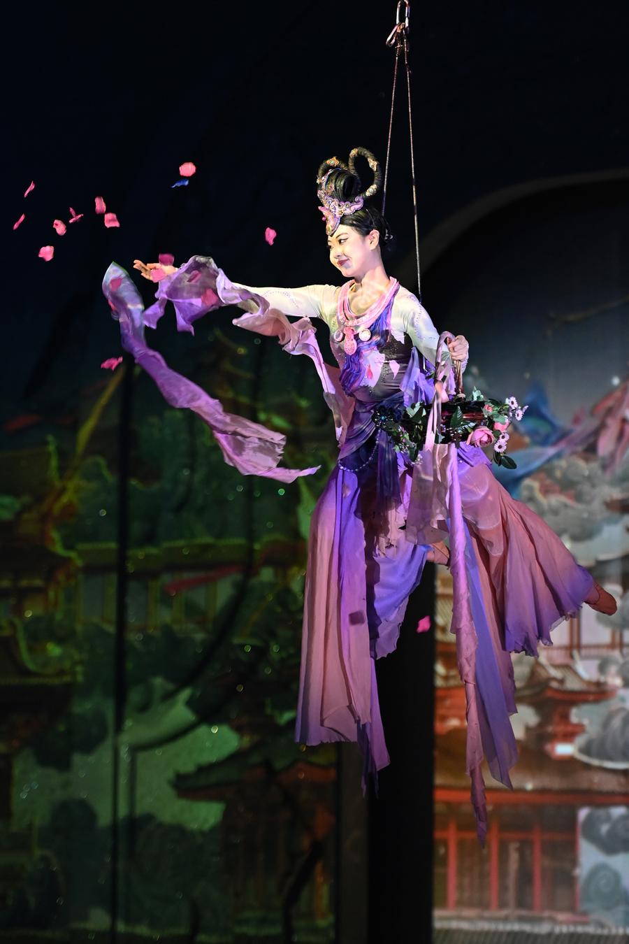 Mengintip Pentas Drama Imersif Bertajuk Mengintip Pentas Drama Imersif Bertajuk