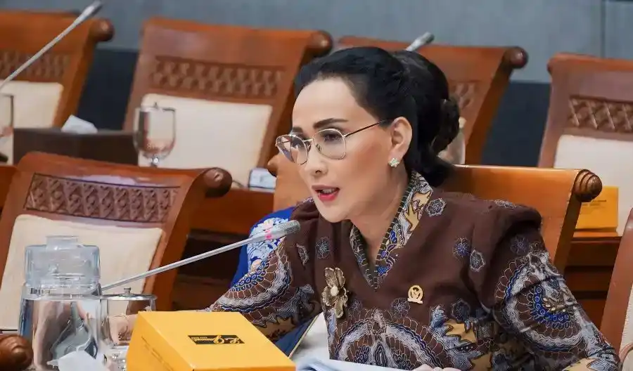 Amelia Anggraini : Pastikan Soal Tantangan Logistik dan Interoperabilitas Mendatangkan Pesawat Tempur J-10-Image-1 Amelia Anggraini : Pastikan Soal Tantangan Logistik dan Interoperabilitas Mendatangkan Pesawat Tempur J-10-Image-1