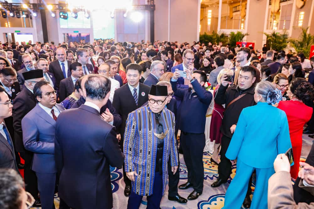 Potret : Kemeriahan Resepsi Hut RI Ke 80 KBRI Beijing-Image-6