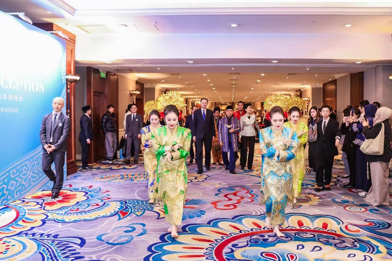 Potret : Kemeriahan Resepsi Hut RI Ke 80 KBRI Beijing-Image-8