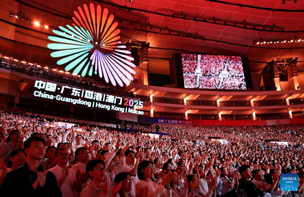 Potret : Kemeriahan Upacara Pembukaan Pesta Olahraga Nasional Tiongkok ke-15 Guangzhou-Image-12