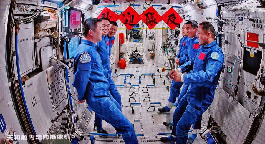 Badan Antariksa China : Proses Kepulangan Awak Shenzhou-20 Berjalan Tertib dan Sesuai Rencana-Image-1