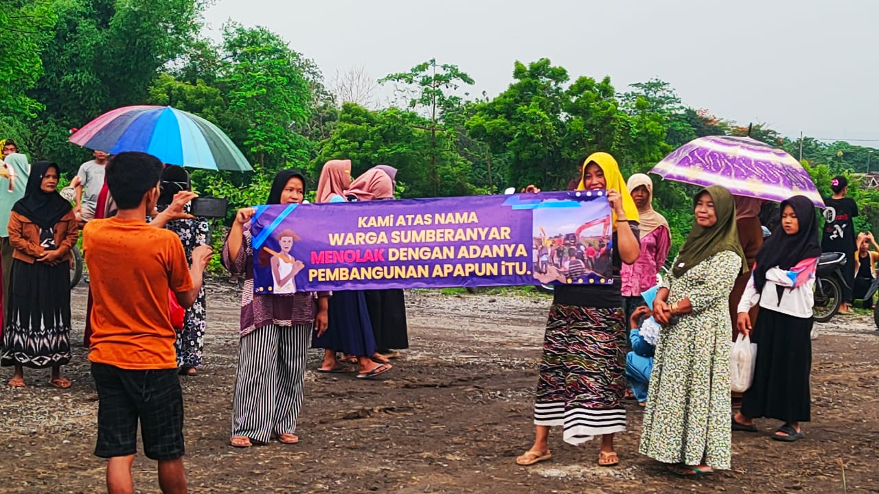 Potret : Dialog Terbuka Danpuslatsus Kolatmar di Tengah Aksi-Image-4