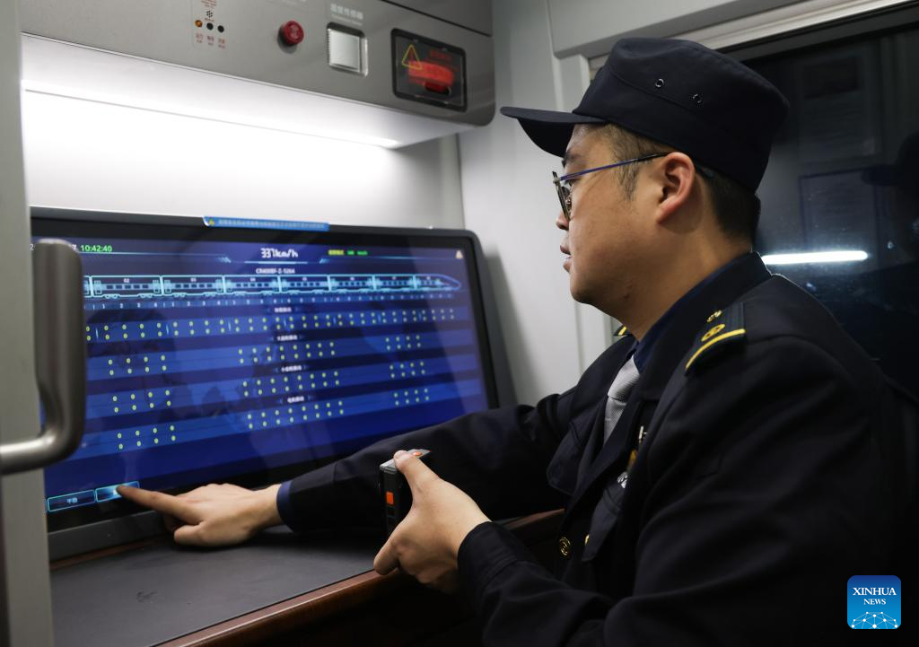 Potret : Uji Coba Kereta Cepat Yan’an - Xi’an, Shaanxi, Tiongkok-Image-4