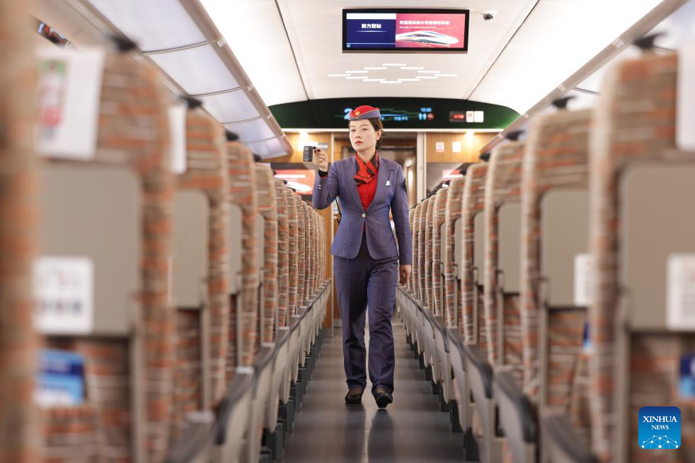 Potret : Uji Coba Kereta Cepat Yan’an - Xi’an, Shaanxi, Tiongkok-Image-5